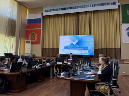 ФГБУ «ВНИИЗЖ» представило делегации из Мозамбика российские разработки в области ветеринарной диагностики и профилактики